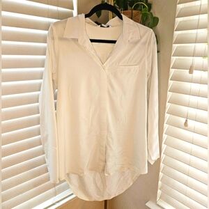 Athleta Cream V-Neck Top